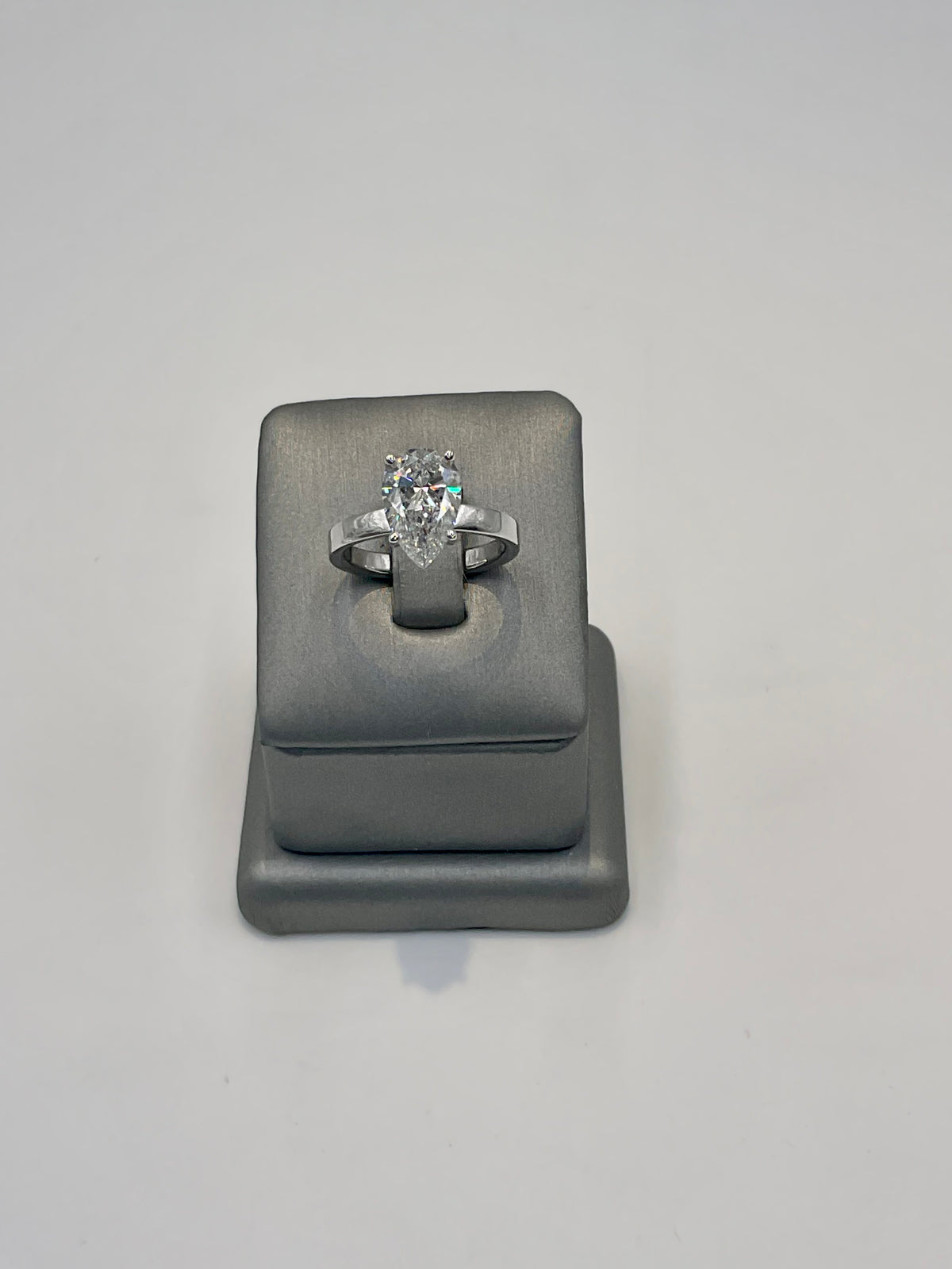 3. 99965 (L-2189) - 14KW Lab Ring Pear Solitaire E-VVS2 3.10CTTW ($6995) | 14k White Gold