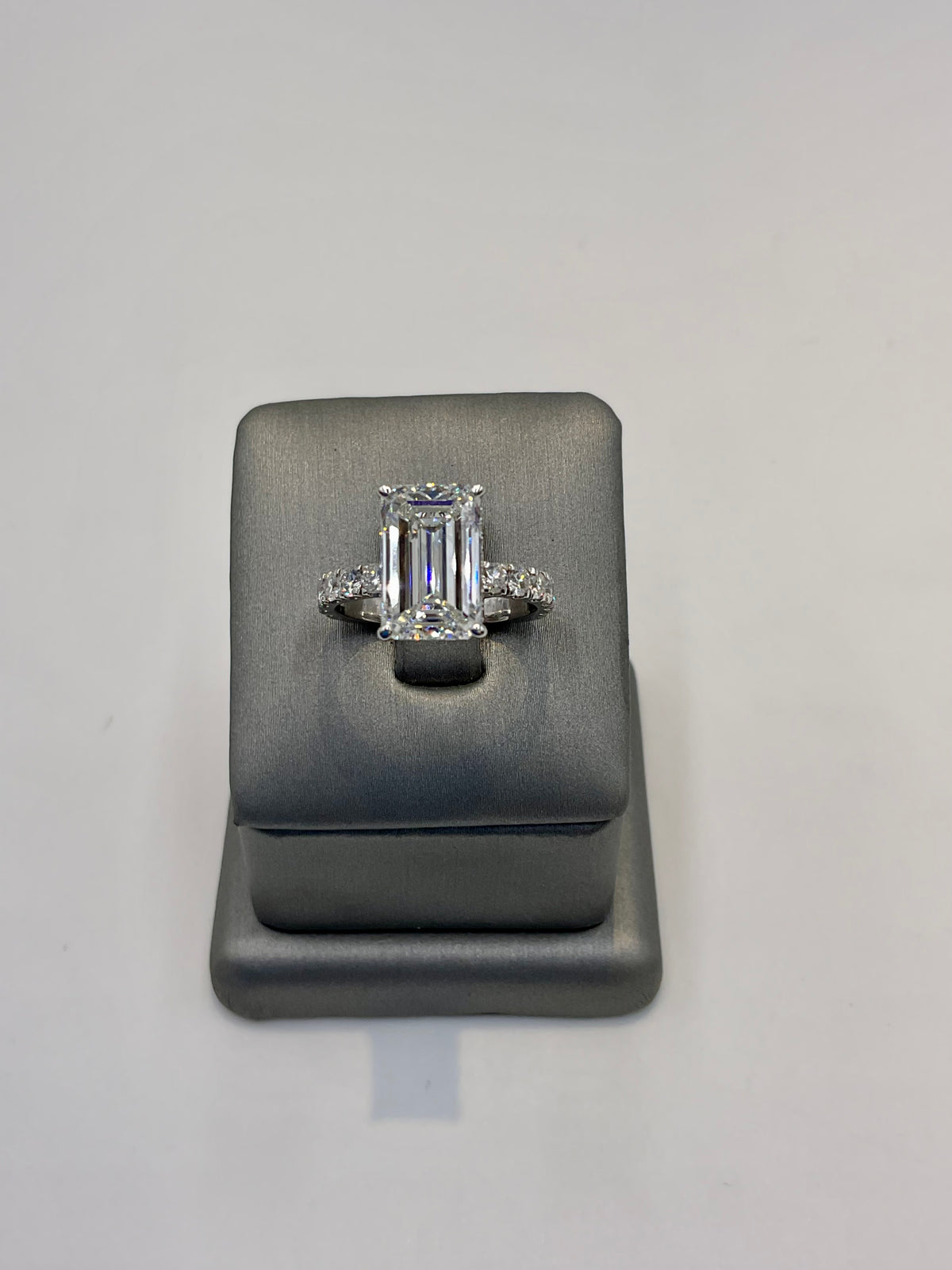 24. 99443 -14KW Lab emerald Ring cntr 5.01ct E-VS1 est 6.00cttw ($12500) (yellow also available ) | 14k White Gold