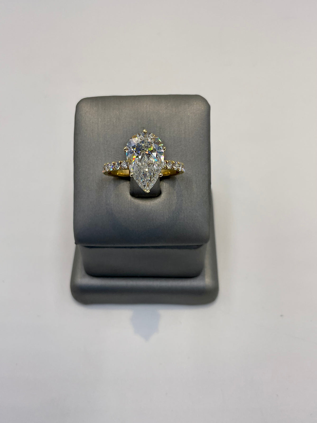 26. 99462 14KY Lab Pear Ring cntr 3.09ct E-VVS2 est 3.75cttw ($7250) (white available) | 14k Yellow Gold