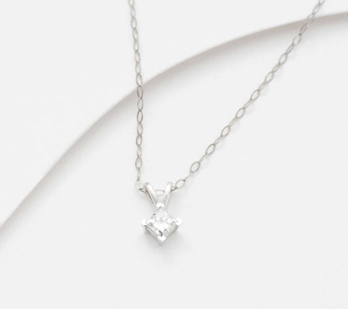 Fire Light Platinum Lab Grown Diamond 0.2cttw Pendant Necklace, 18"